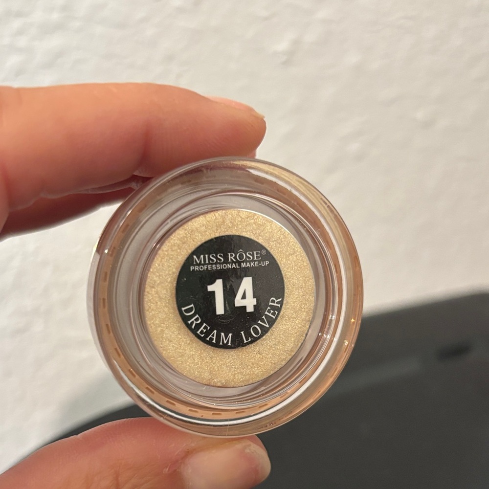 Miss Rose Gold Glitter Loose Powder - Picture 2 of 3